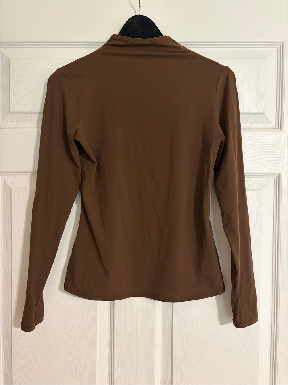 SKIMS Fits Everybody Turtleneck Top in Cocoa - Size Large